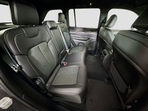 New 2026 Jeep Grand Cherokee Altitude AWD/4WD image 26