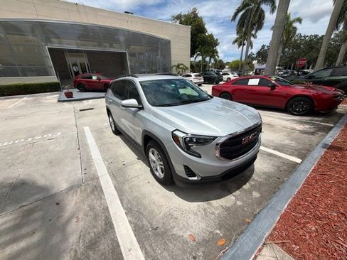 Used 2019 GMC Terrain SLE w/ Driver Convenience Package FWD image 1