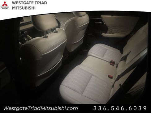 Used 2025 Mitsubishi Outlander SEL FWD image 6