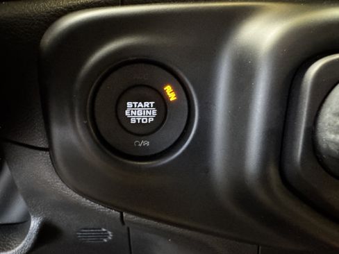 Used 2022 Jeep Wrangler Sport AWD/4WD image 16