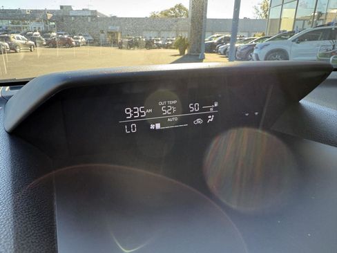 Certified 2023 Subaru Crosstrek 2.0i Premium image 17