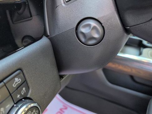 New 2025 GMC Sierra 1500 SLT image 21