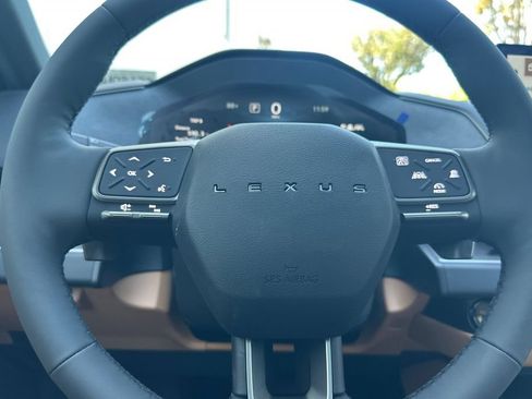 Used 2026 Lexus ES 350e w/ Convenience Package FWD image 22