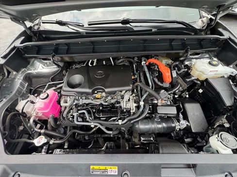 Used 2021 Toyota Highlander XLE AWD/4WD image 42
