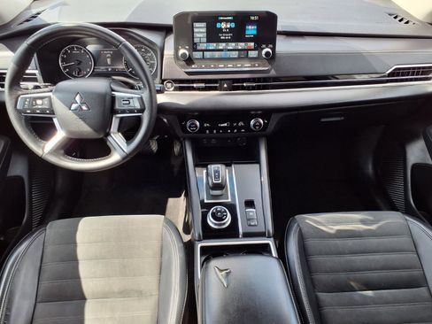 Used 2024 Mitsubishi Outlander SE FWD image 5