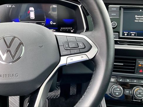 Used 2023 Volkswagen Jetta SE image 24