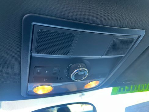 Used 2013 Volkswagen Beetle 2.0T image 32