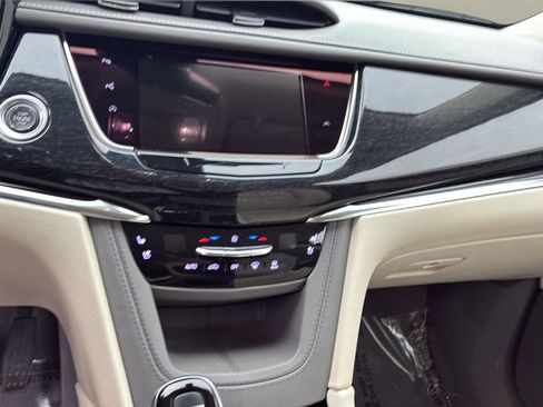 Certified 2022 Cadillac XT6 Premium Luxury w/ Technology Package image 9