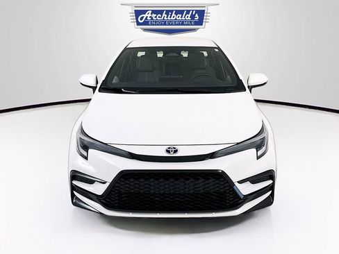 Used 2025 Toyota Corolla SE w/ Convenience Package image 2