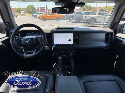 Used 2025 Ford Bronco Badlands AWD/4WD image 11