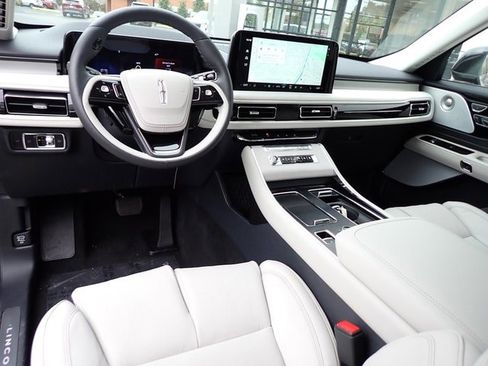 New 2026 Lincoln Aviator Reserve image 17