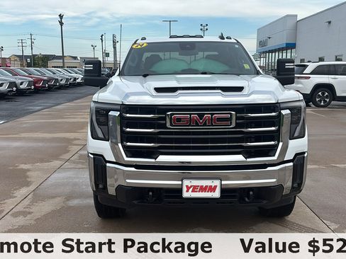 Used 2024 GMC Sierra 3500 SLE w/ SLE Convenience Package image 4