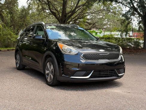 Used 2019 Kia Niro LX FWD image 3