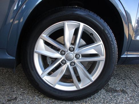 Used 2018 Audi Q3 2.0T Premium Plus w/ Premium Plus Package image 38