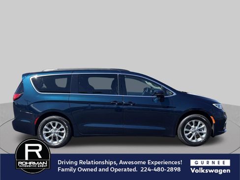 Used 2022 Chrysler Pacifica Touring-L AWD/4WD image 10