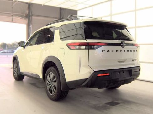 Used 2024 Nissan Pathfinder SV w/ Black Appearance Package AWD/4WD image 5