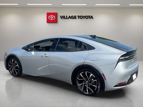 Certified 2024 Toyota Prius Prime FWD image 3
