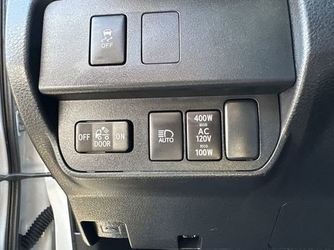 Used 2023 Toyota Tacoma TRD Sport w/ Technology Package image 30