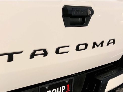 Used 2025 Toyota Tacoma SR5 image 30