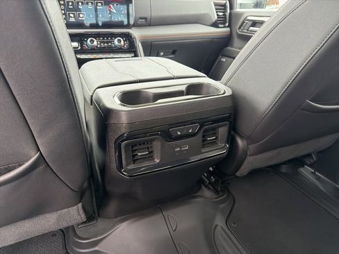 Used 2024 GMC Sierra 2500 AT4 w/ AT4 Premium Plus Package image 24