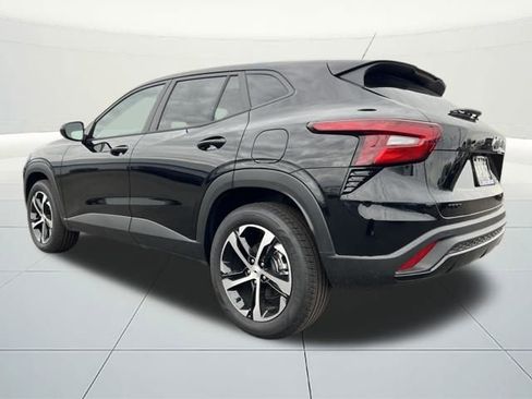 New 2025 Chevrolet Trax RS w/ Sunroof Package image 3