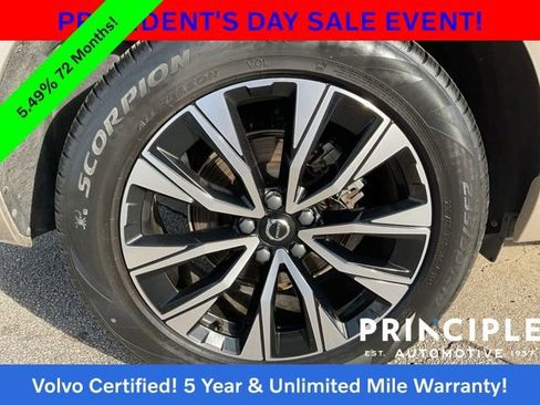 Certified 2024 Volvo XC60 B5 Plus w/ Climate Package image 13