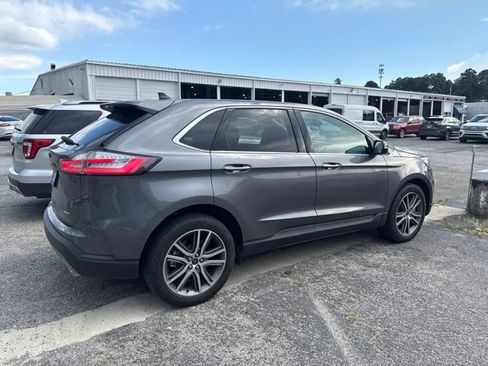 Used 2022 Ford Edge Titanium AWD/4WD image 2