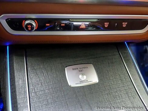 Used 2025 BMW ALPINA XB7 image 27