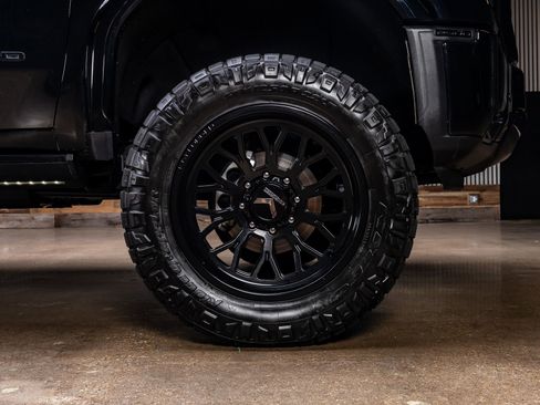 Used 2024 GMC Sierra 2500 Denali Ultimate AWD/4WD image 11