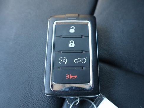 Used 2022 Jeep Grand Cherokee Limited image 32