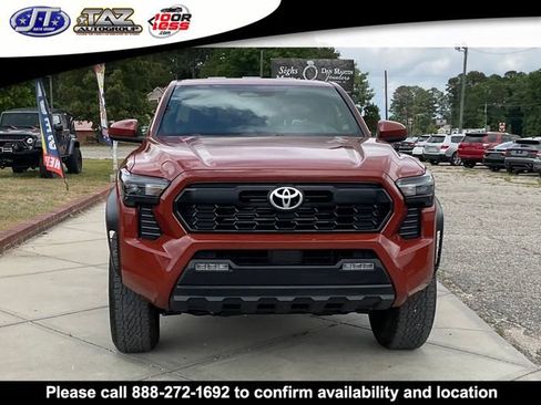 Used 2025 Toyota Tacoma TRD Off-Road AWD/4WD image 2
