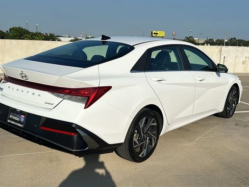 Used 2024 Hyundai Elantra Limited FWD image 13