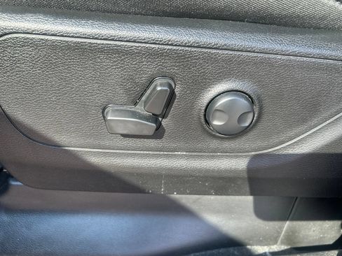 Used 2023 RAM 1500 Big Horn AWD/4WD image 17
