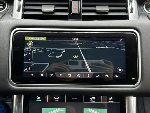 Used 2018 Land Rover Range Rover Sport Supercharged AWD/4WD image 30