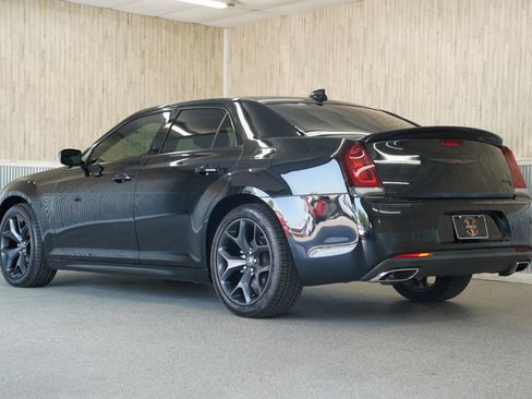 Used 2021 Chrysler 300 S w/ S Model Appearance Package RWD image 7