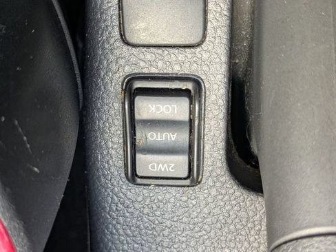 Used 2008 Suzuki SX4 AWD Hatchback image 33