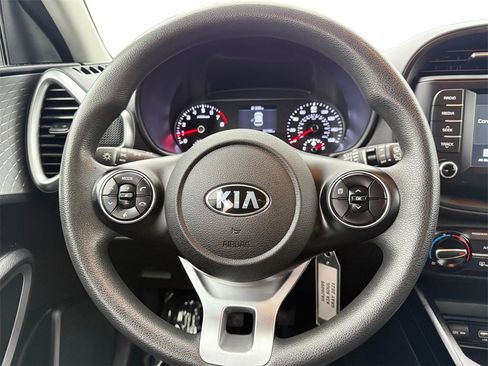 Certified 2021 Kia Soul LX image 12