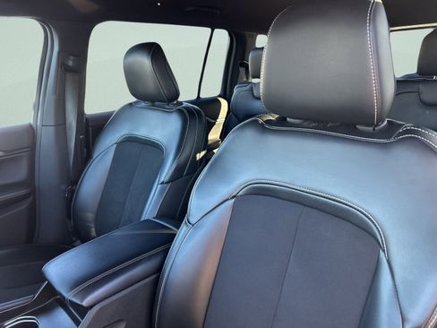 Used 2024 Jeep Grand Cherokee L Laredo image 37