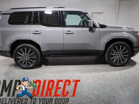 Used 2024 Lexus GX 550 w/ Accessory Package (2T) AWD/4WD image 6