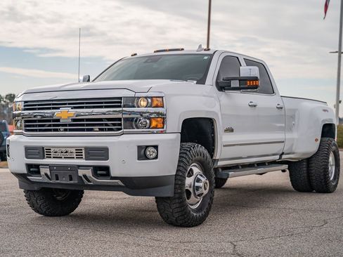 Used 2016 Chevrolet Silverado 3500 High Country w/ Duramax Plus Package image 9