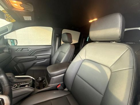 Used 2025 Chevrolet Colorado Trail Boss AWD/4WD image 21