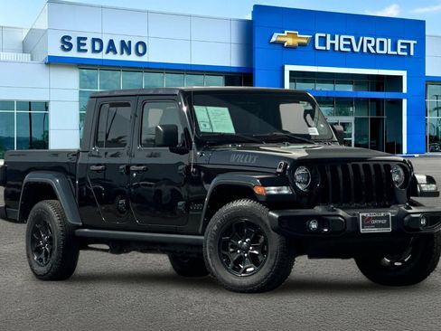 Used 2021 Jeep Gladiator Sport AWD/4WD image 2