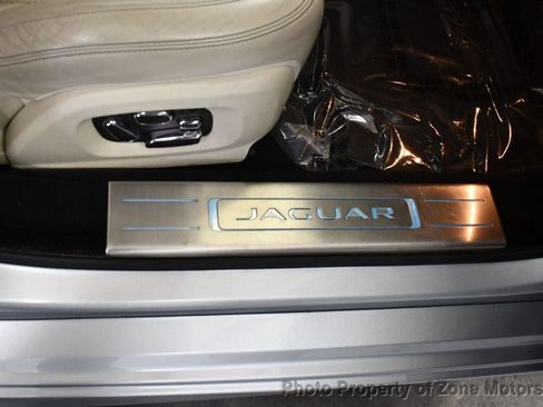Used 2015 Jaguar XJ image 14