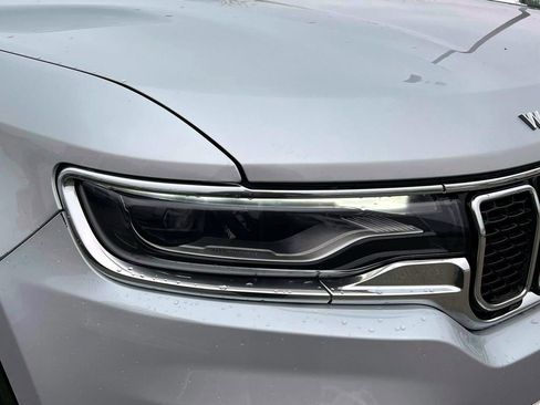 Used 2023 Jeep Wagoneer Base image 8