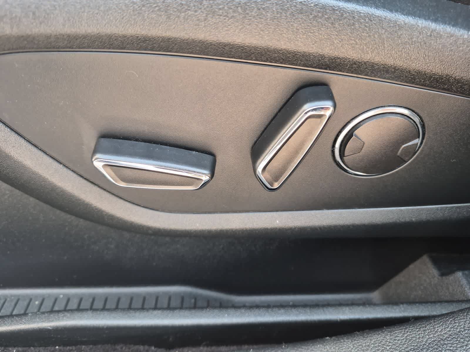 Used 2019 Lincoln Nautilus Reserve AWD/4WD image 17
