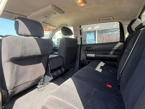 Used 2013 Toyota Tundra 4x4 CrewMax w/ Tow Pkg image 10