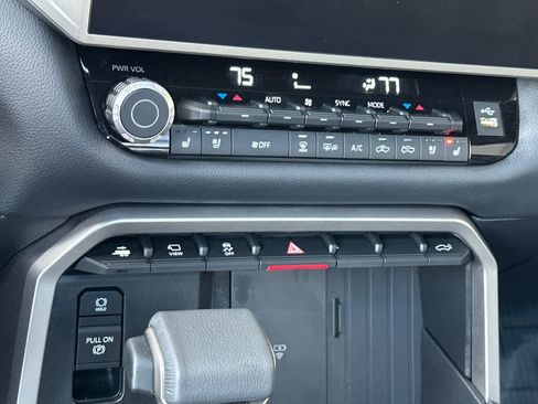 Used 2025 Toyota Tundra Limited image 19