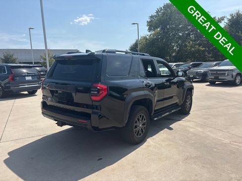 Used 2025 Toyota 4Runner SR5 AWD/4WD image 5