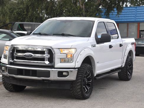 Used 2017 Ford F150 XLT AWD/4WD image 4