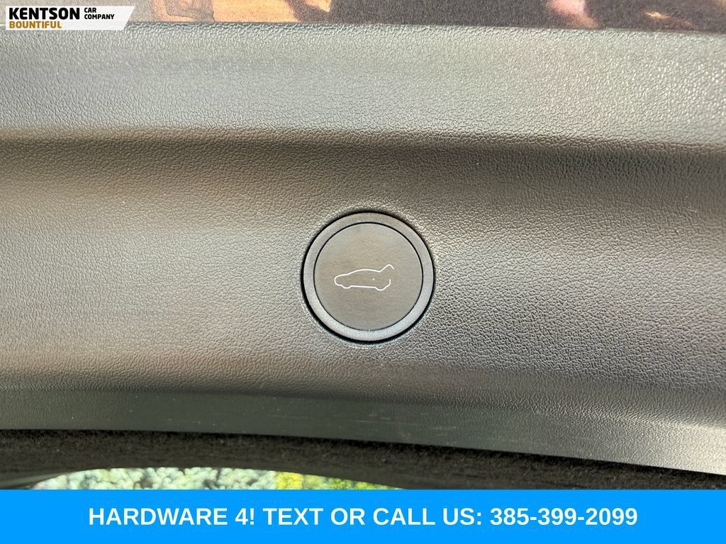 Used 2023 Tesla Model Y Long Range AWD/4WD image 31